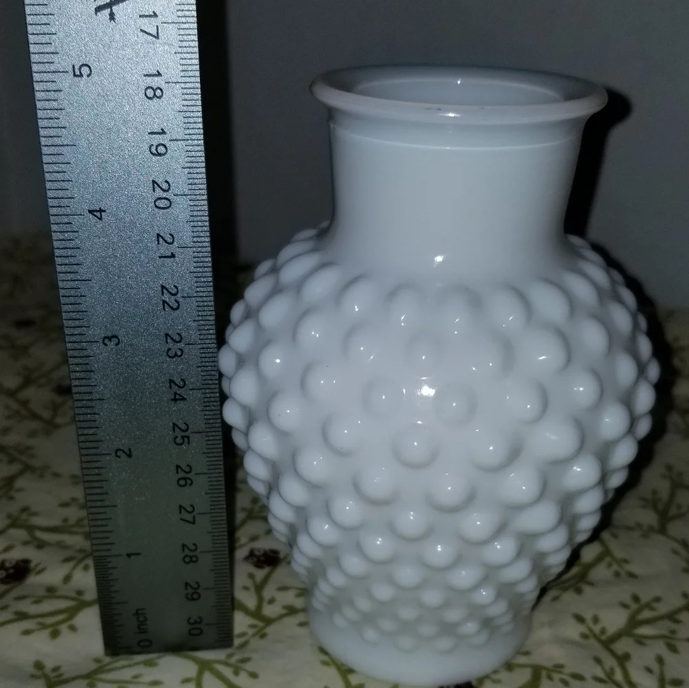 Fenton vintage hobnail